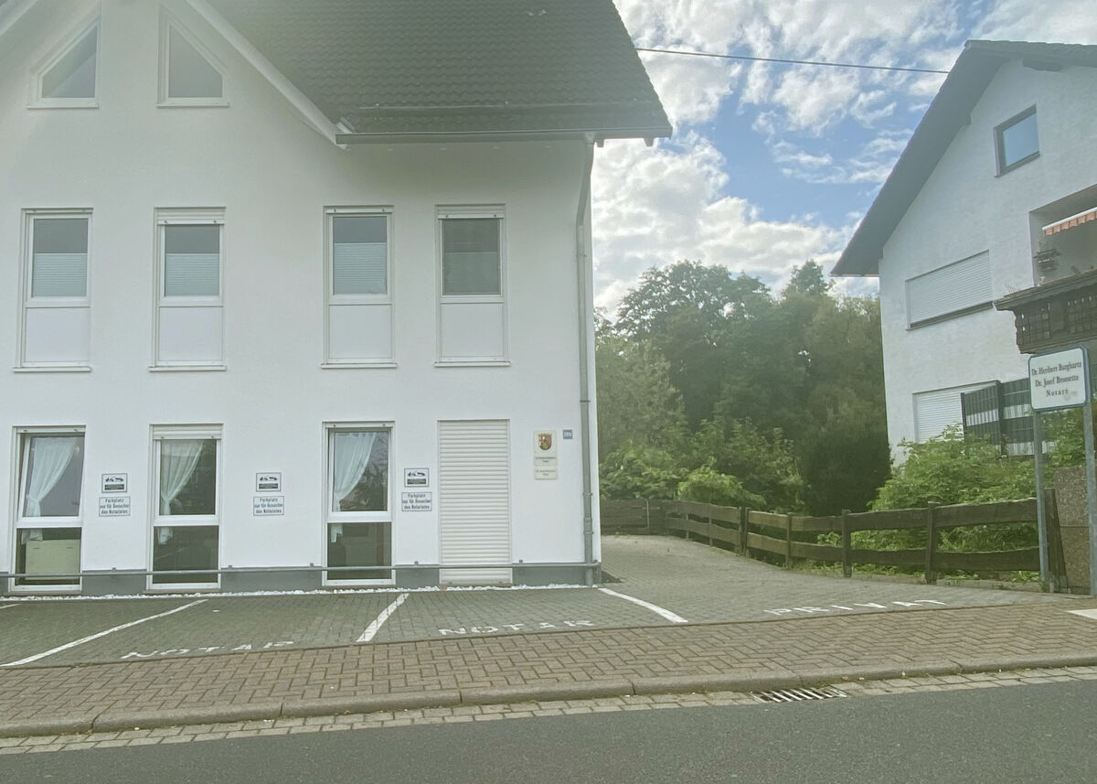 Notare Dr. Brossette &amp; Dr. Burghartz